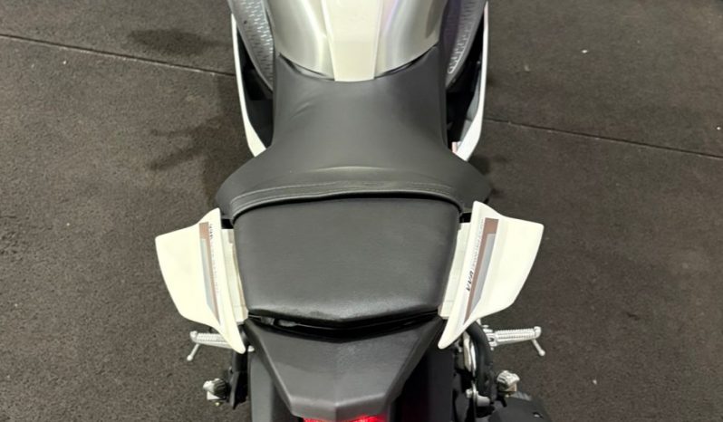 YAMAHA YZF R-15 ABS 2026 cheio