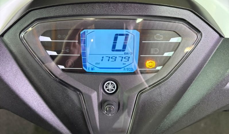 YAMAHA FLUO 125 2024 cheio