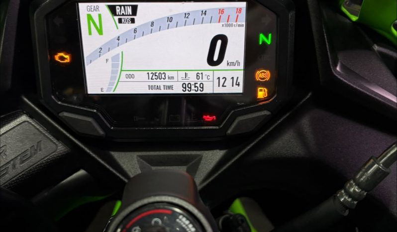 KAWASAKI NINJA ZX-4RR 2026 cheio