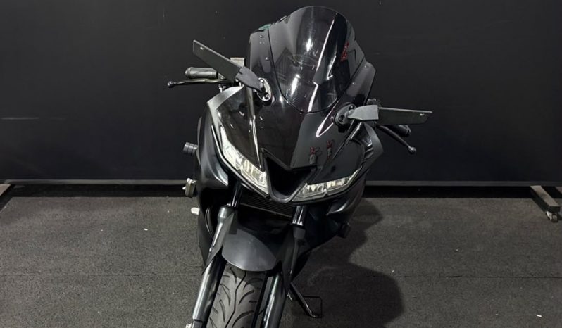 YAMAHA YZF R-15 ABS 2025 cheio